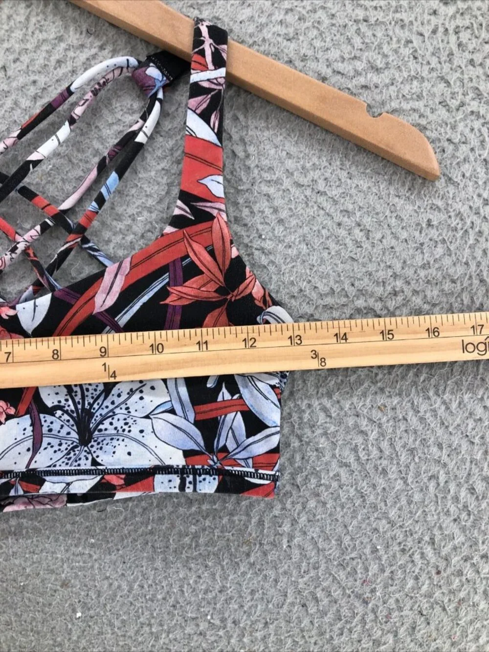 Lululemon Free To Be Bra Wild Womens 6 Small Multi Floral Crossback Straps Yoga